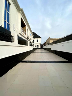 Luxury 2bed, 24hrs light, Netflix, WiFi in Gbagada